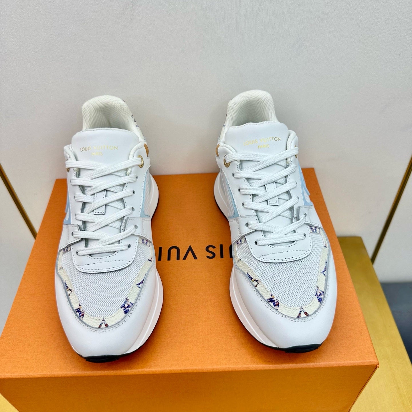 NEO RUN AWAY SNEAKER IN WHITE MIX SKY BLUE CALFSKIN