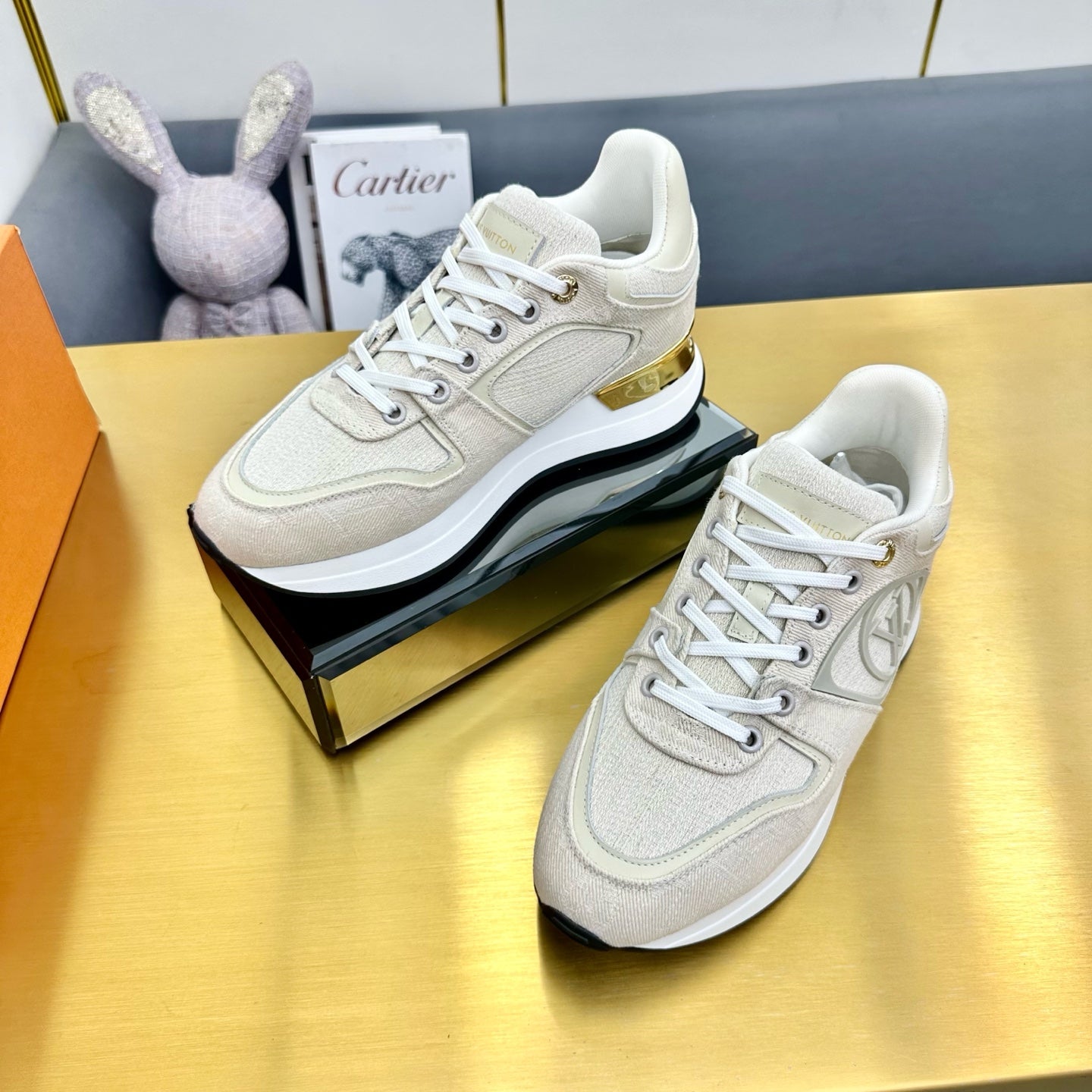 NEO RUN AWAY SNEAKER IN PASTEL GRAY FABRIC