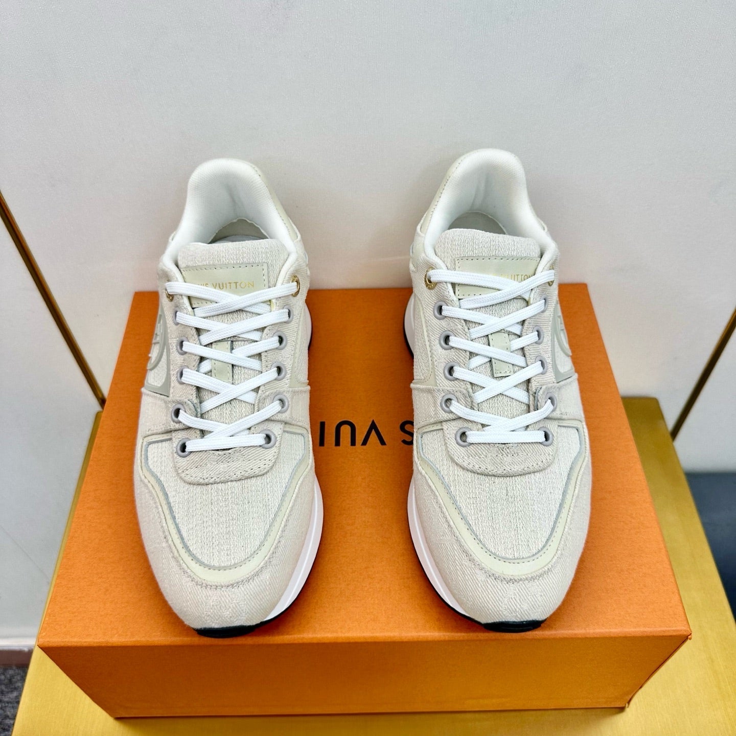 NEO RUN AWAY SNEAKER IN PASTEL GRAY FABRIC