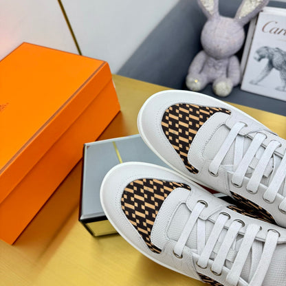 FREE SNEAKER IN WHITE CALFSKIN AND "H EN BIAIS" BROWN CANVAS