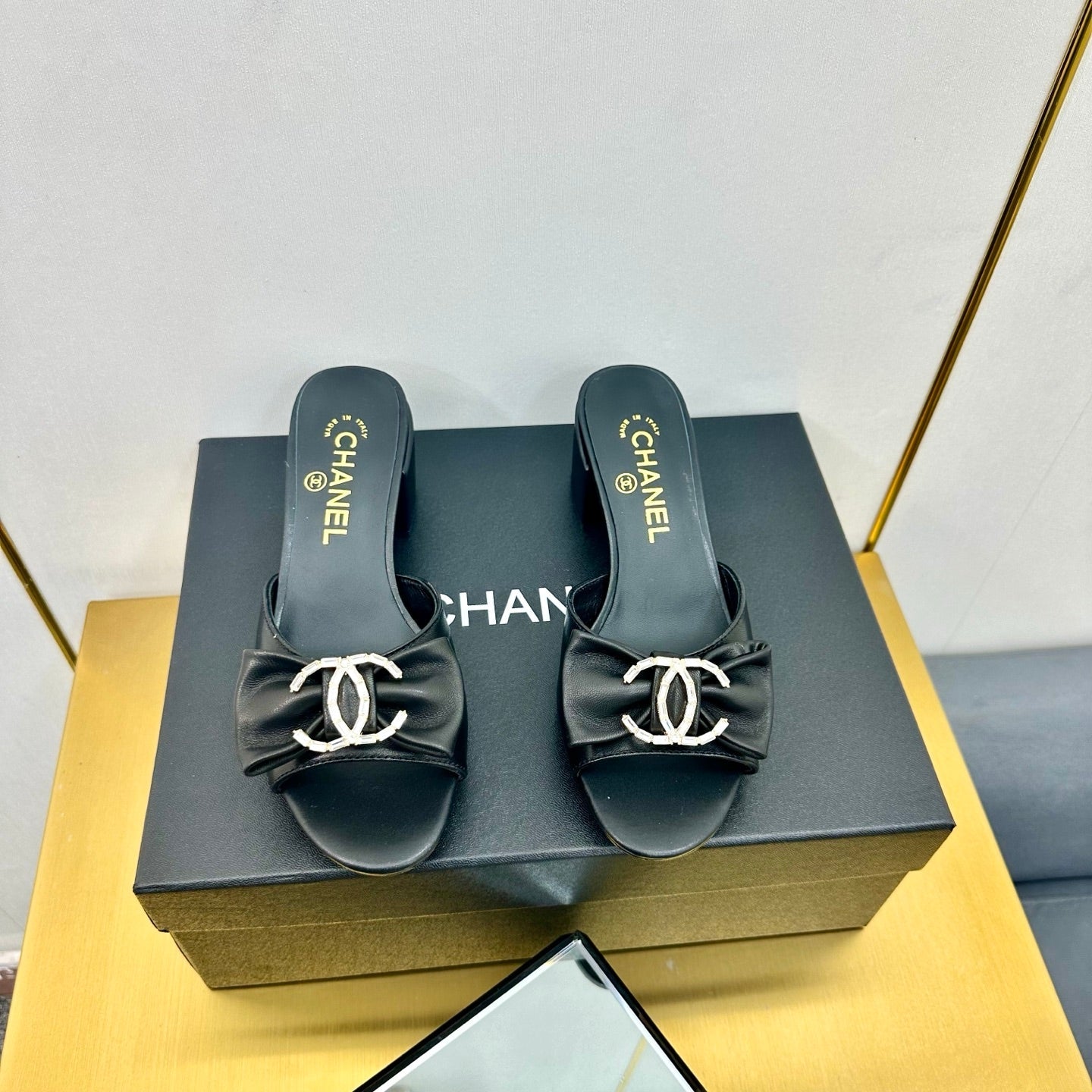 BOWKNOT RHINESTONES MID HEEL MULE IN BLACK CALFSKIN