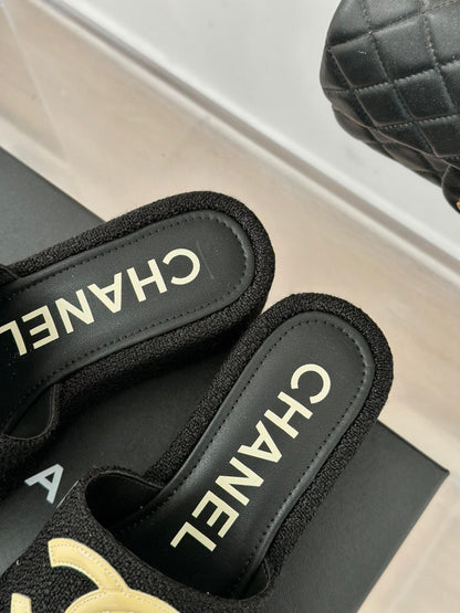 CLASSIC SLIPPERS THICK SOLE IN BLACK TWEED