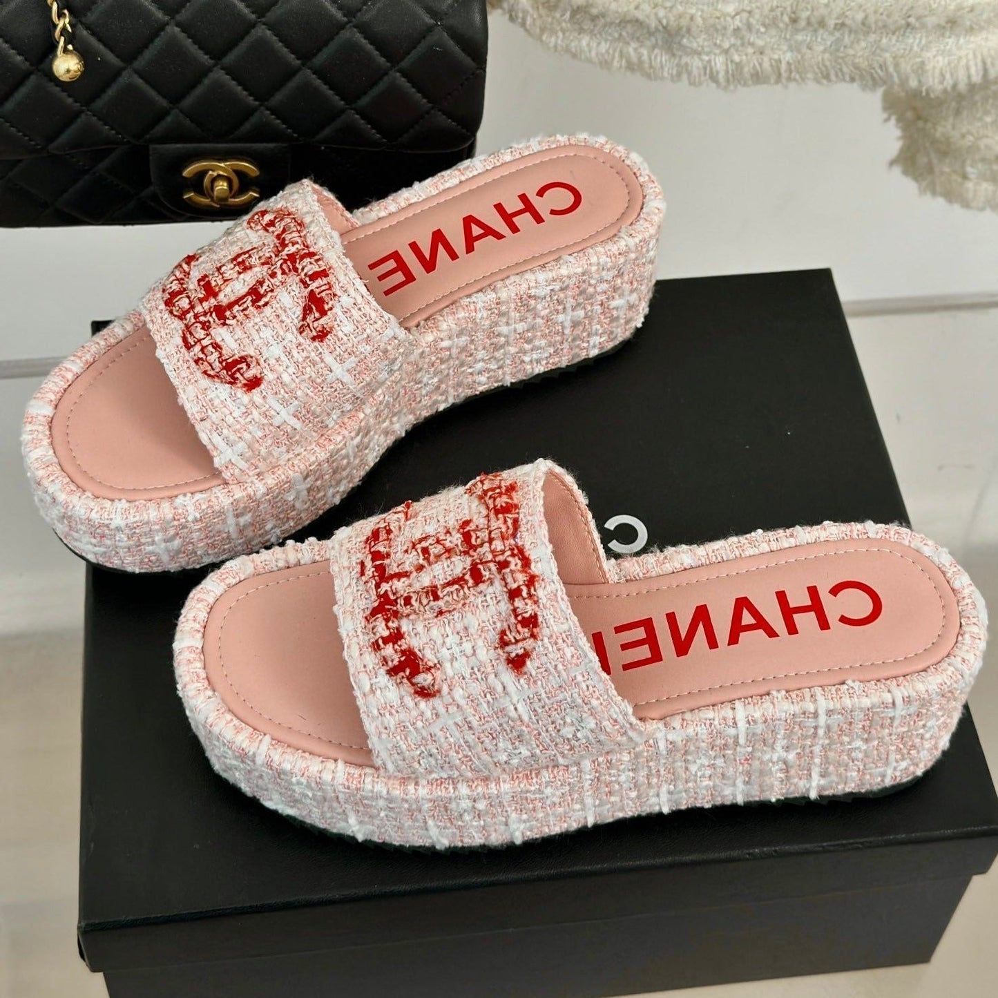 CLASSIC SLIPPERS THICK SOLE IN LIGHT PINK TWEED