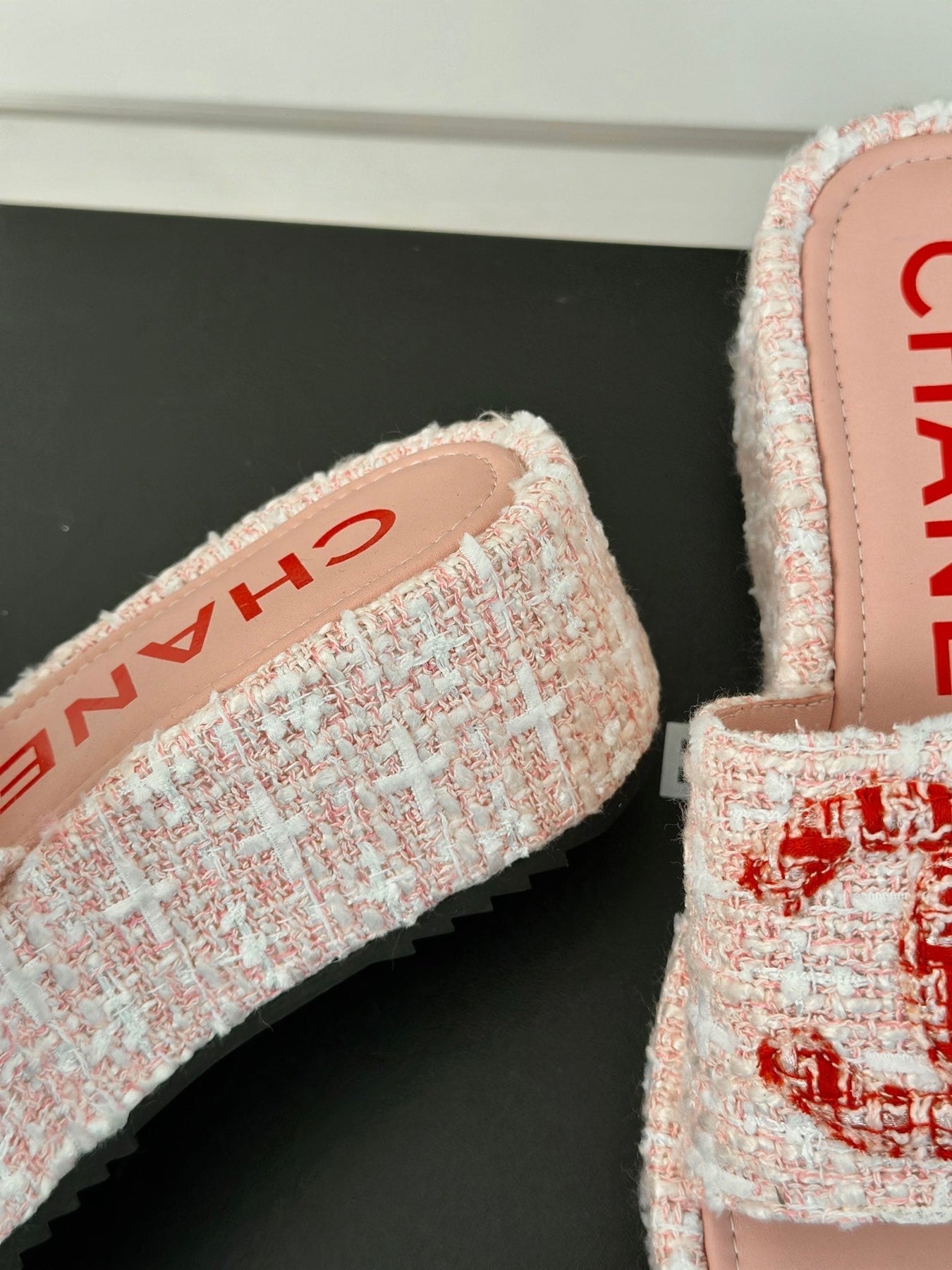 CLASSIC SLIPPERS THICK SOLE IN LIGHT PINK TWEED