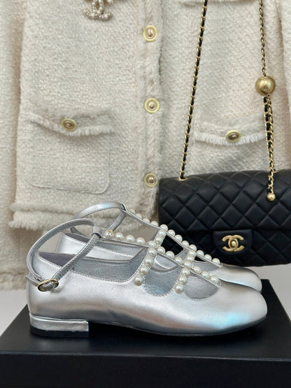 MARY JANES SHOES SILVER GOATSKIN WITH FAUX PEARL