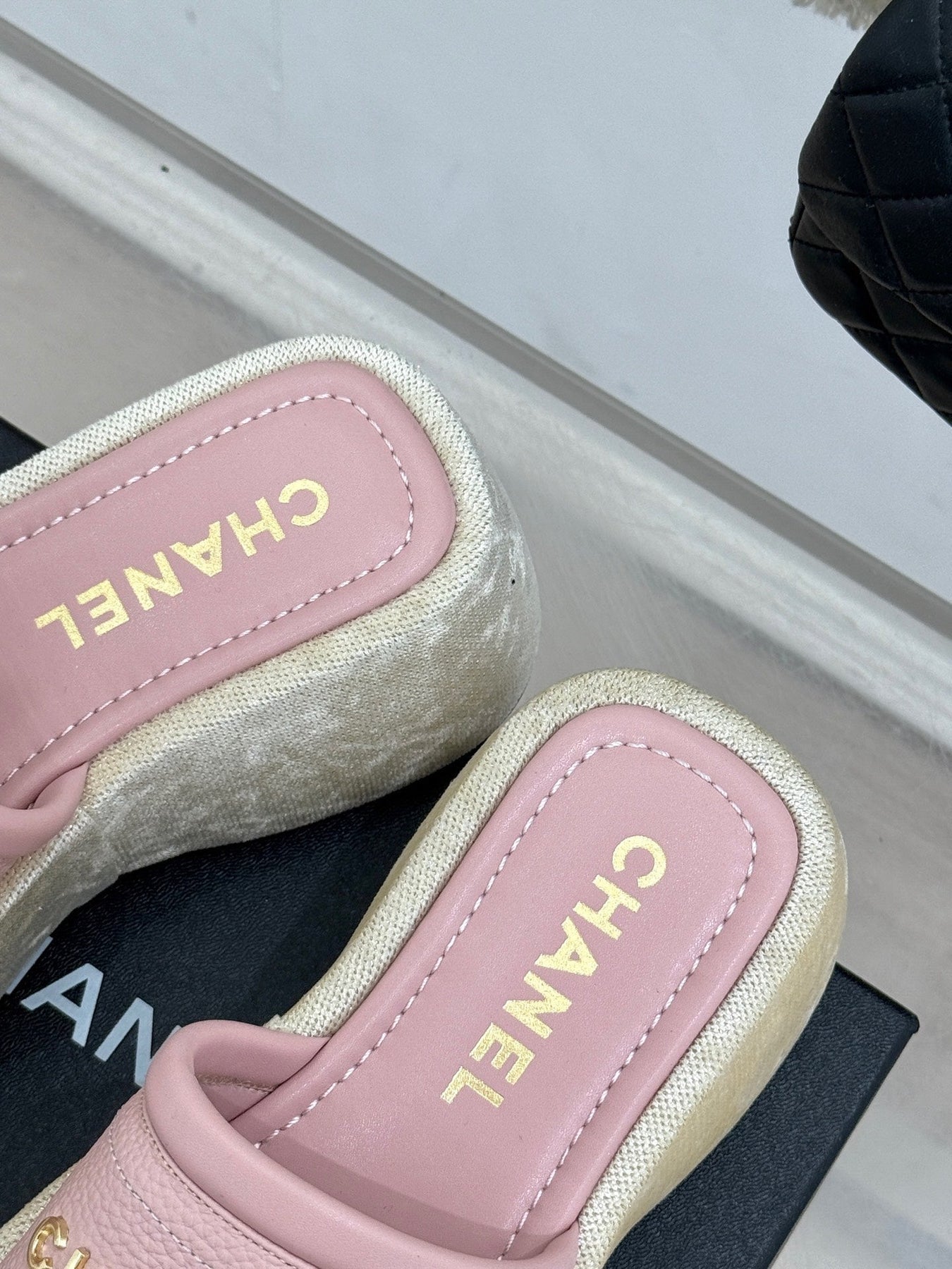 PLATFORM SLIPPERS IN BABY PINK LAMBSKIN