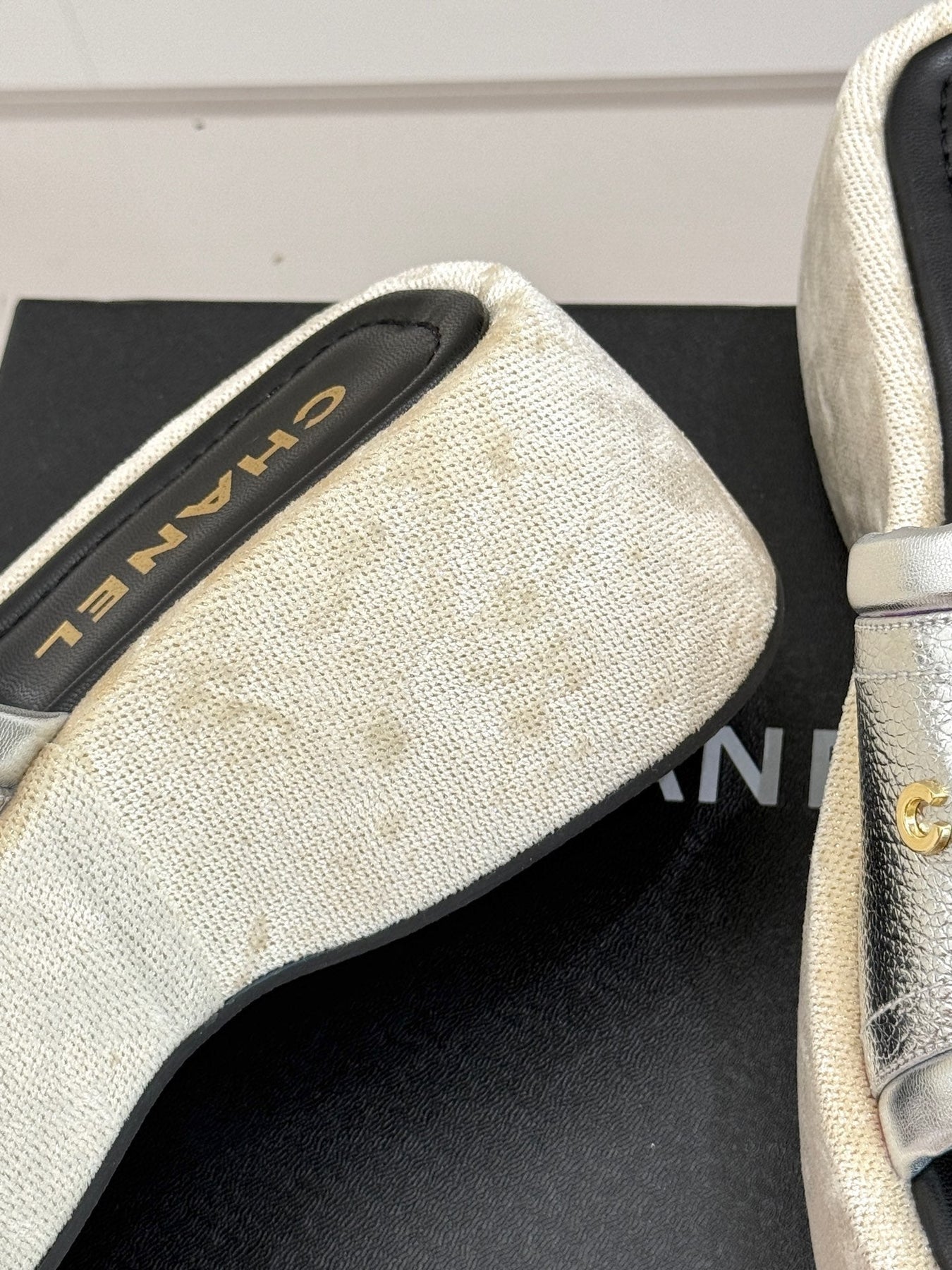 PLATFORM SLIPPERS IN SILVER LAMBSKIN