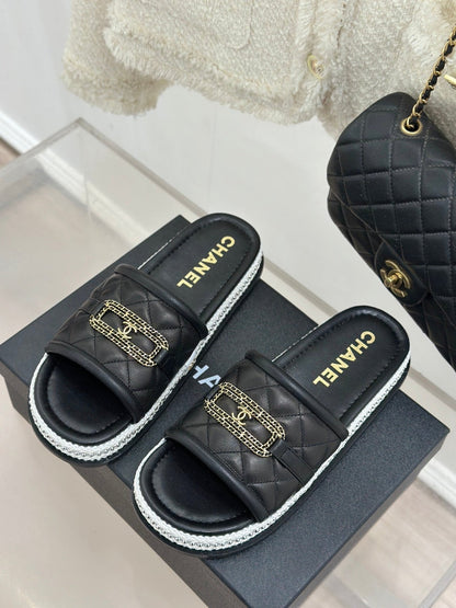 DIAMOND QUILTED CHAIN LAZY SLIPPERS IN BLACK LAMBSKIN