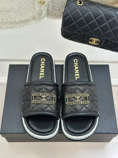 DIAMOND QUILTED CHAIN LAZY SLIPPERS IN BLACK LAMBSKIN