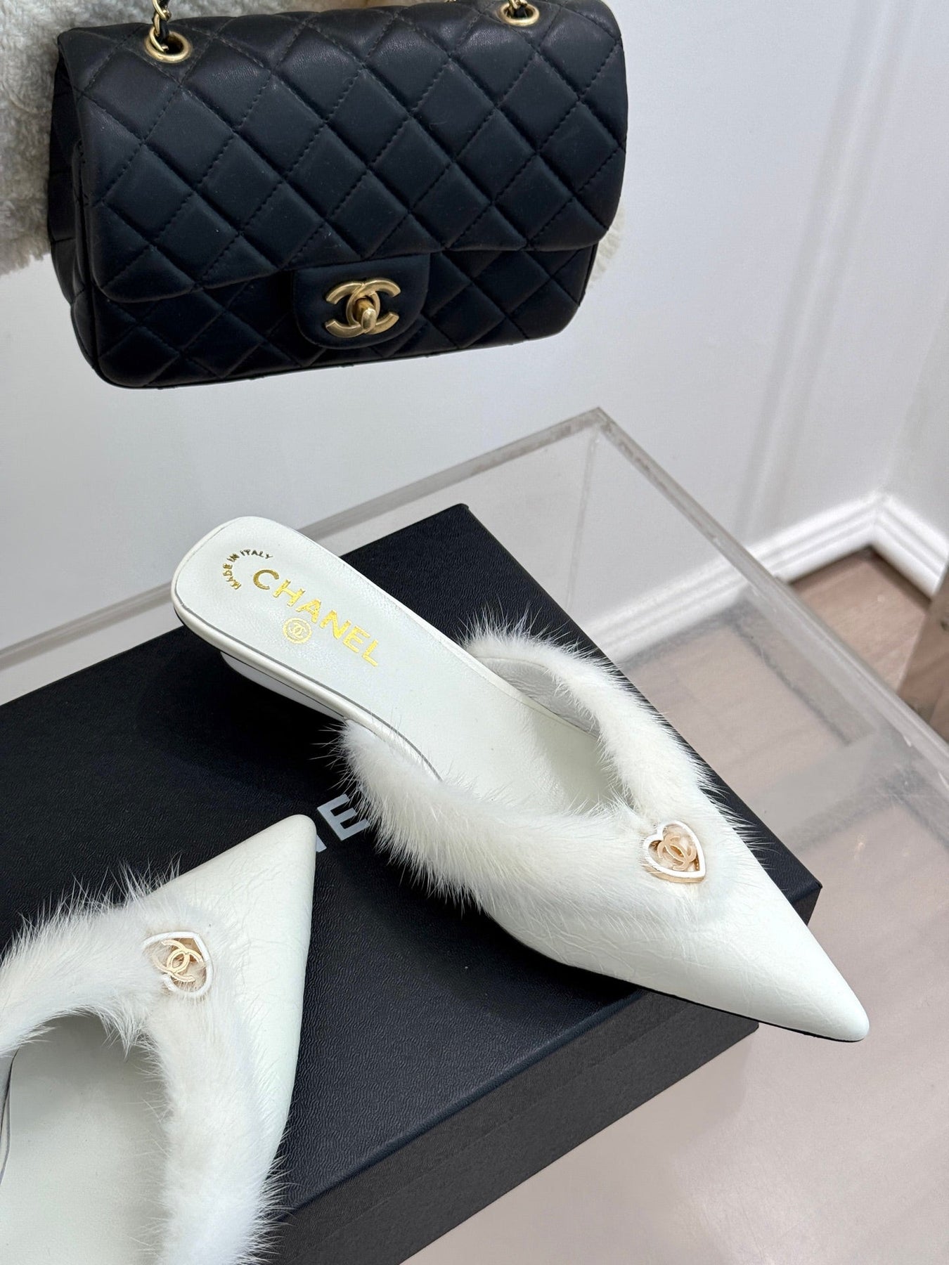 RABBIT FUR POINTED-TOE MULE IN WHITE LAMBSKIN