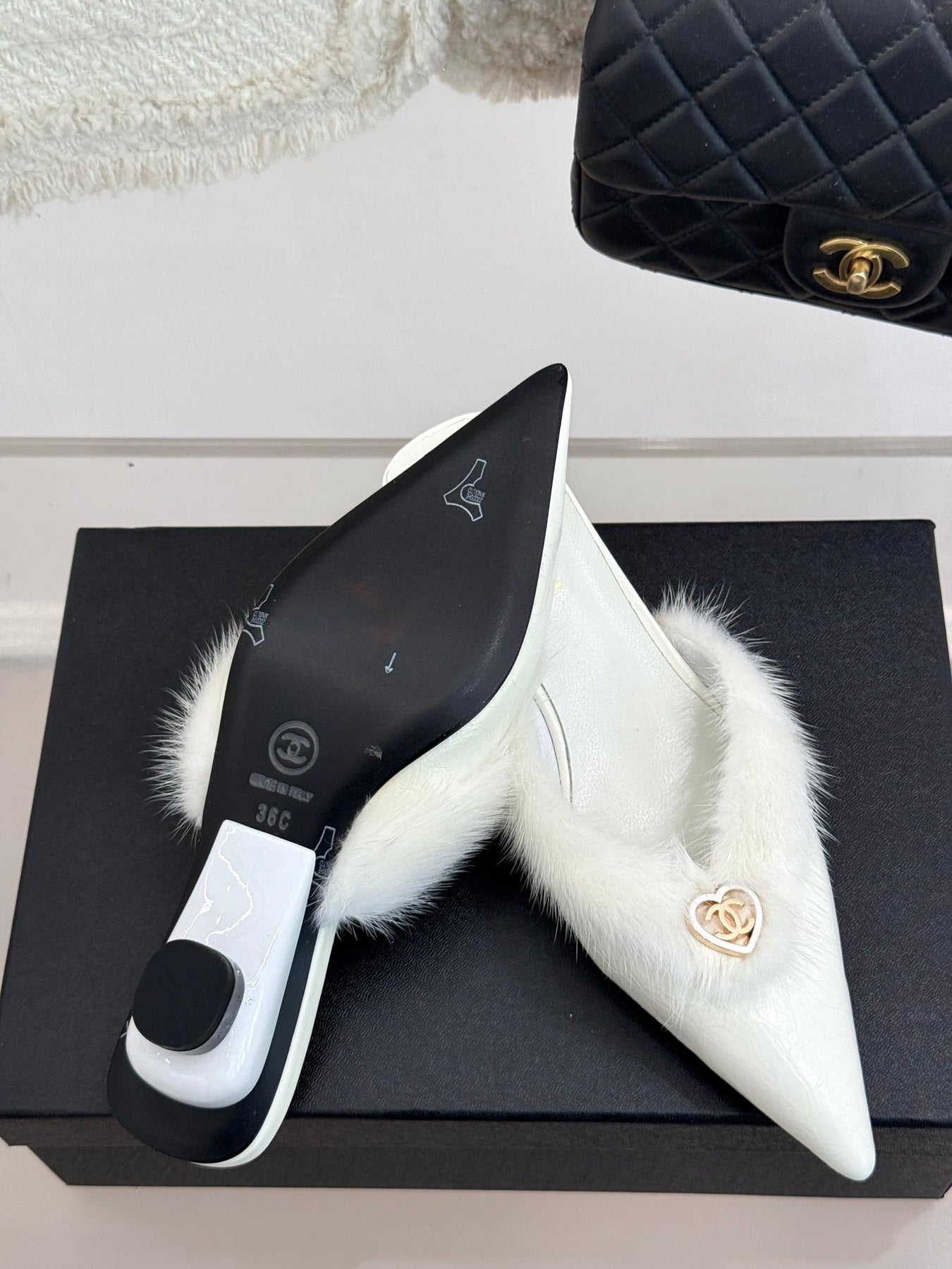 RABBIT FUR POINTED-TOE MULE IN WHITE LAMBSKIN