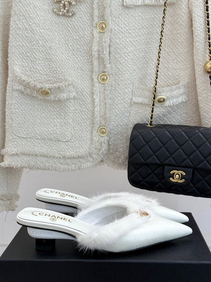 RABBIT FUR POINTED-TOE MULE IN WHITE LAMBSKIN