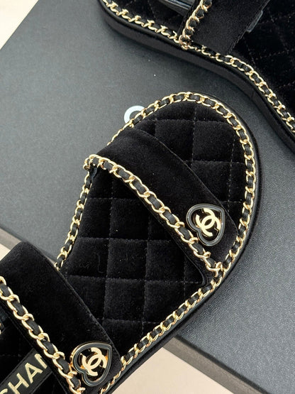 FLAT CHAIN HEART SANDAL IN BLACK VELVET
