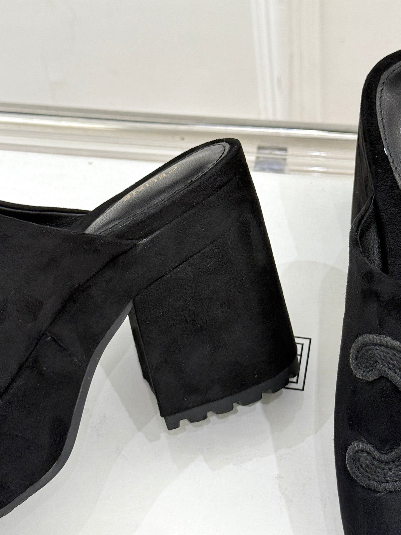 ELENA MULE IN BLACK VELVET