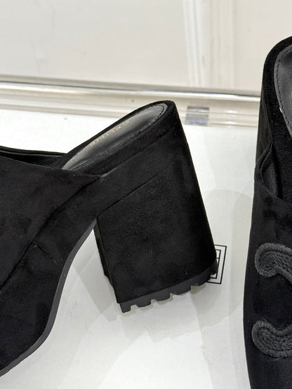 ELENA MULE IN BLACK VELVET