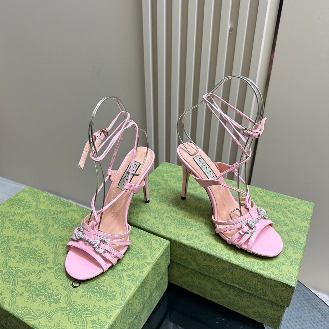 CRYSTAL HORSEBIT STRAPPY SANDAL 10.5CM IN LIGHT PINK PATENT LEATHER