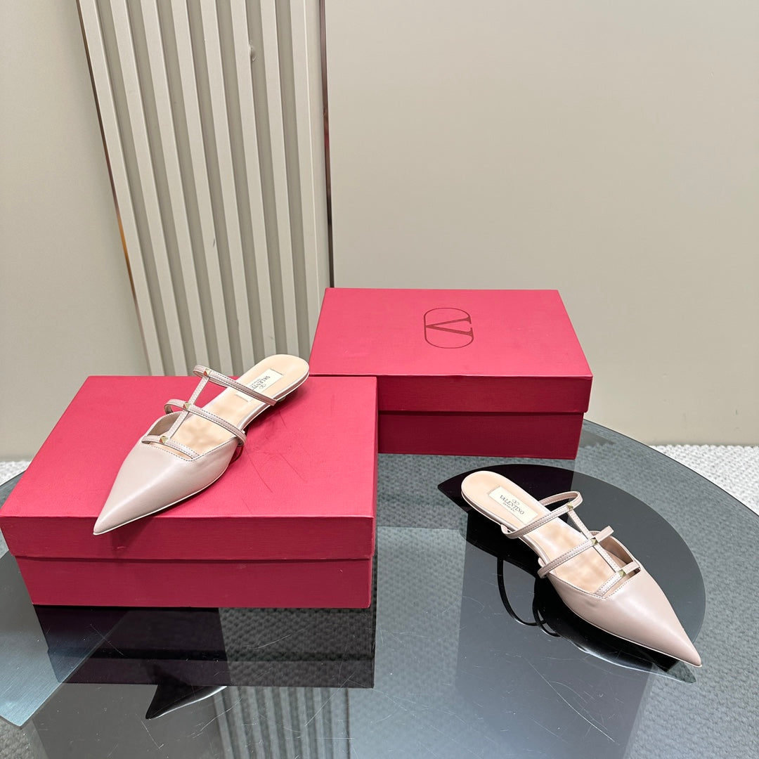 ROCKSTUD WISPY SOFT PINK CALFSKIN MULE 20MM