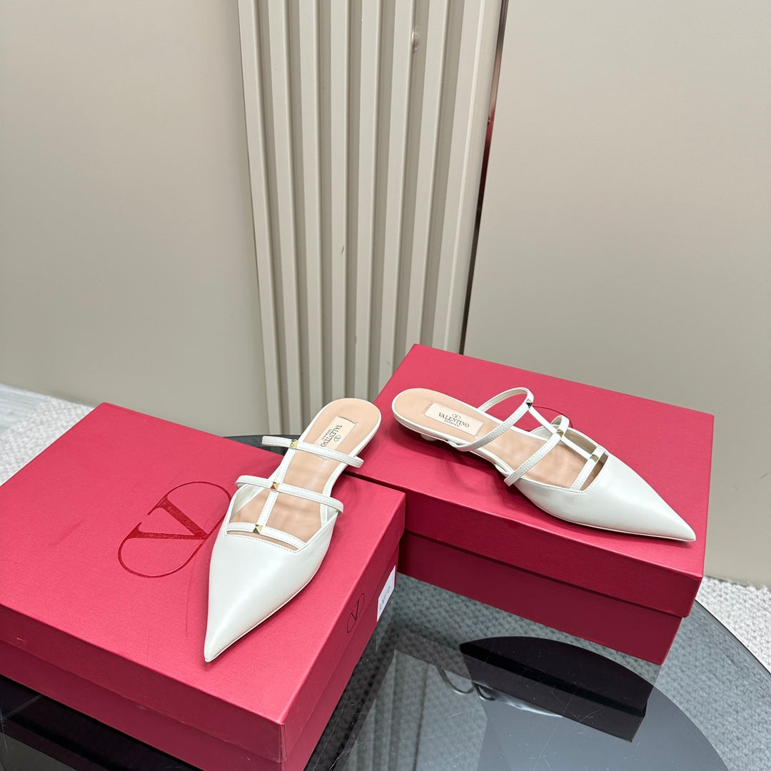 ROCKSTUD WISPY WHITE CALFSKIN MULE 20MM