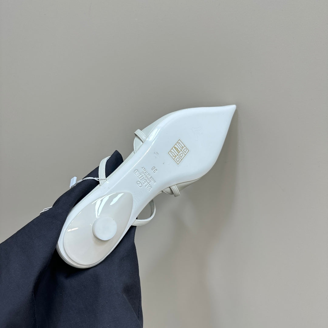 ROCKSTUD WISPY WHITE CALFSKIN MULE 20MM