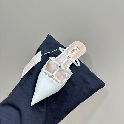 ROCKSTUD WISPY WHITE CALFSKIN MULE 20MM