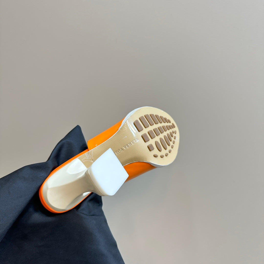 HIGH MULE 95 MM IN VIVID ORANGE CALFSKIN