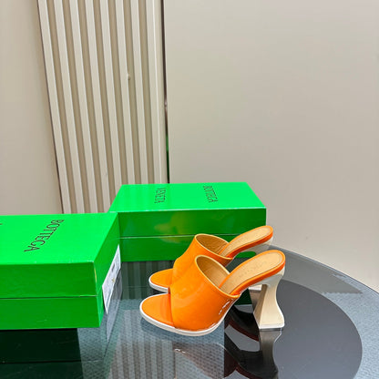 HIGH MULE 95 MM IN VIVID ORANGE CALFSKIN