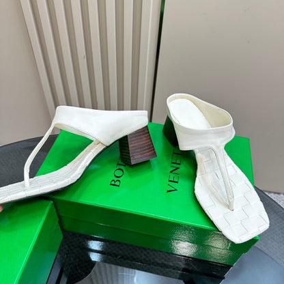 MARELLA THONG IN WHITE CREAM LEATHER WITH SIGNATURE INTRECCIATO INSOLE 55 MM