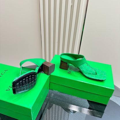 MARELLA THONG IN SHAMROCK GREEN LEATHER WITH SIGNATURE INTRECCIATO INSOLE 55 MM