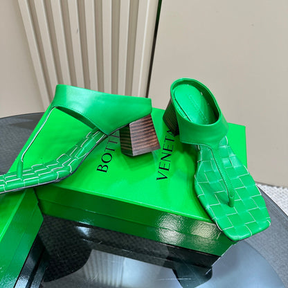 MARELLA THONG IN SHAMROCK GREEN LEATHER WITH SIGNATURE INTRECCIATO INSOLE 55 MM