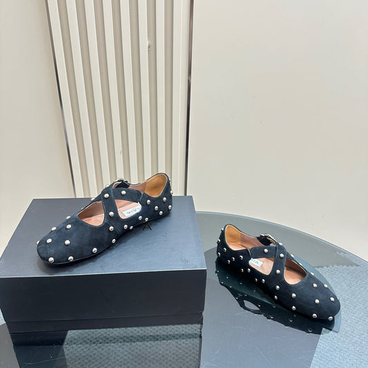 CRISS CROSS BALLET FLATS IN BLACK SUEDE WITH STUDS