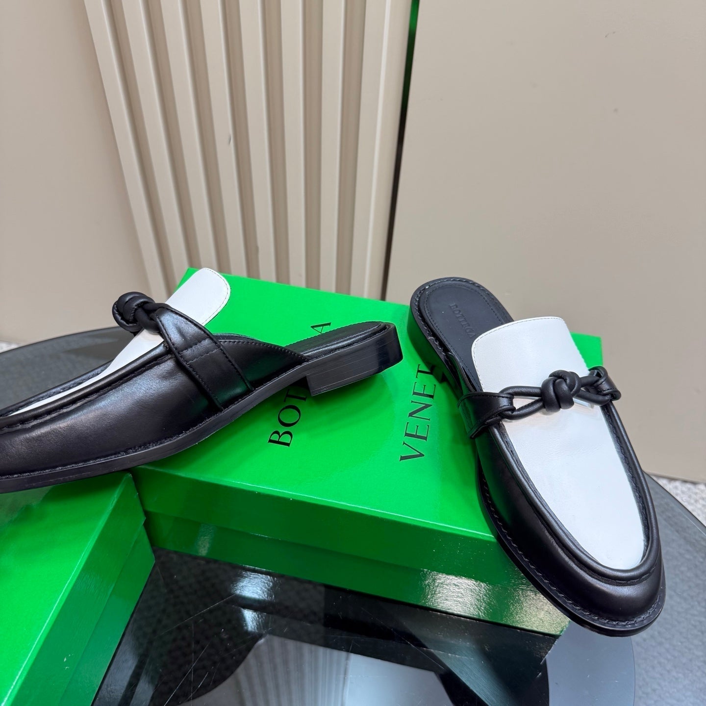 ASTAIRE MULE IN WHITE MIX BLACK CALFSKIN