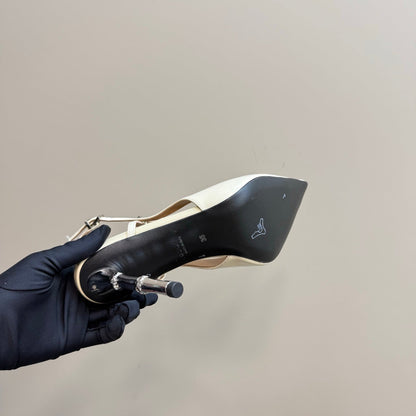 POINTED-TOE HIGH BAMBOO-EFFECT HEEL SLINGBACK IN CREAM PATENT CALFSKIN