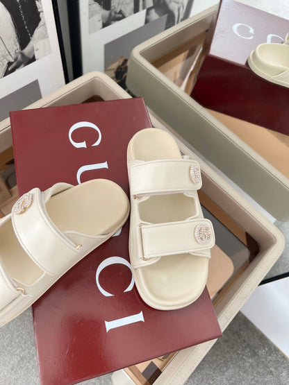 DOUBLE G CRYSTAL FLAT SANDALS IN IVORY SOFT LAMBSKIN