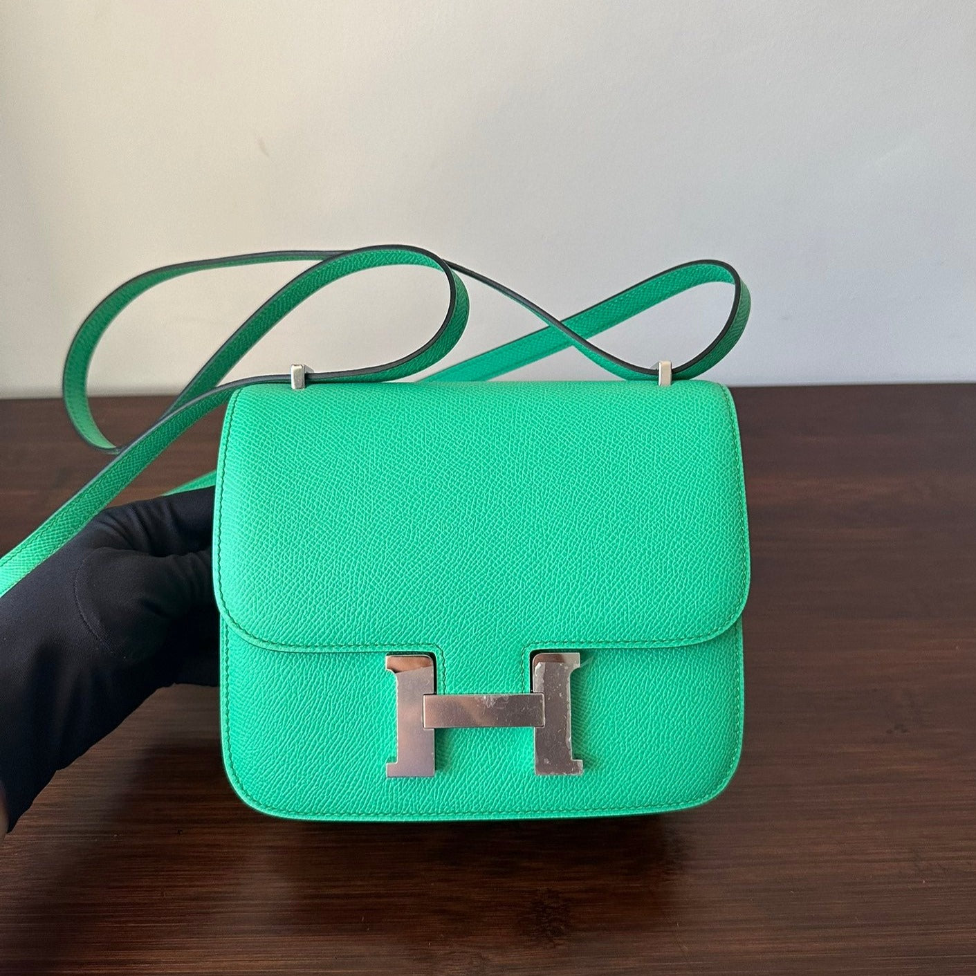 CONSTANCE 18 MINT EPSOM SILVER HARDWARE