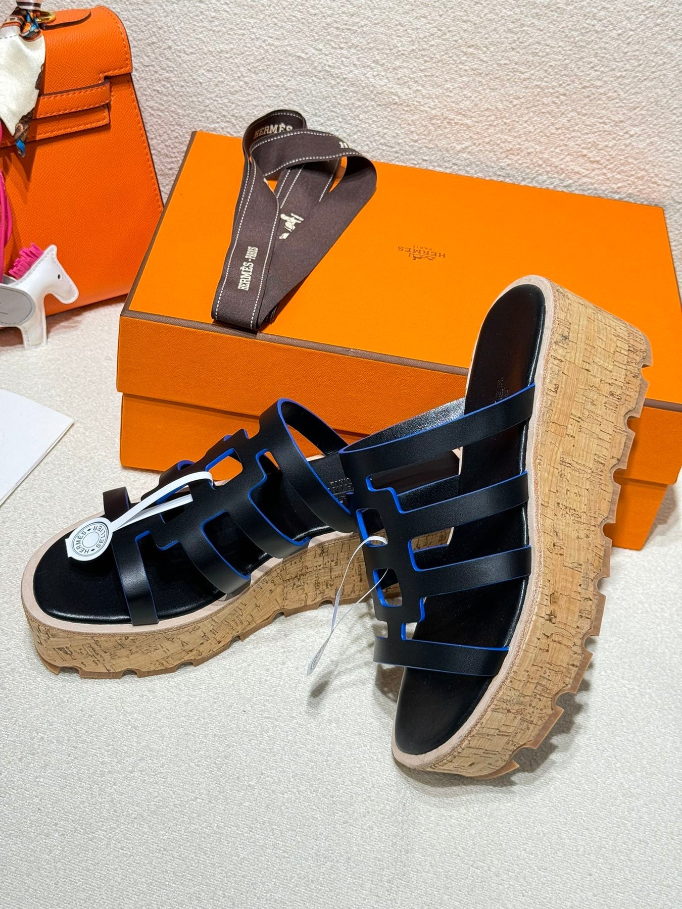 ISABELLA SANDAL BLACK CALFSKIN