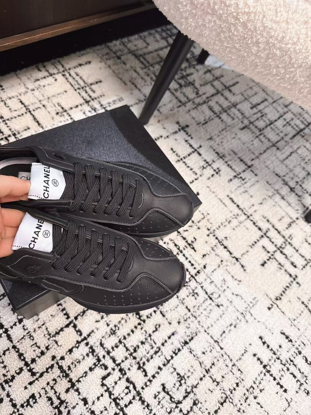 CLASSIC SNEAKERS IN BLACK SHEEPSKIN