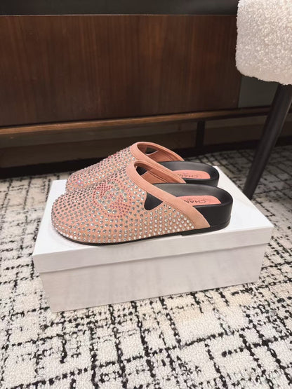 FLAT MULE IN LIGHT PINK SUEDE WITH CRYSTALS