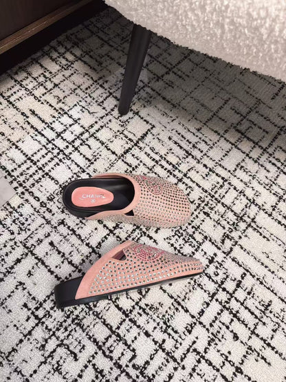 FLAT MULE IN LIGHT PINK SUEDE WITH CRYSTALS