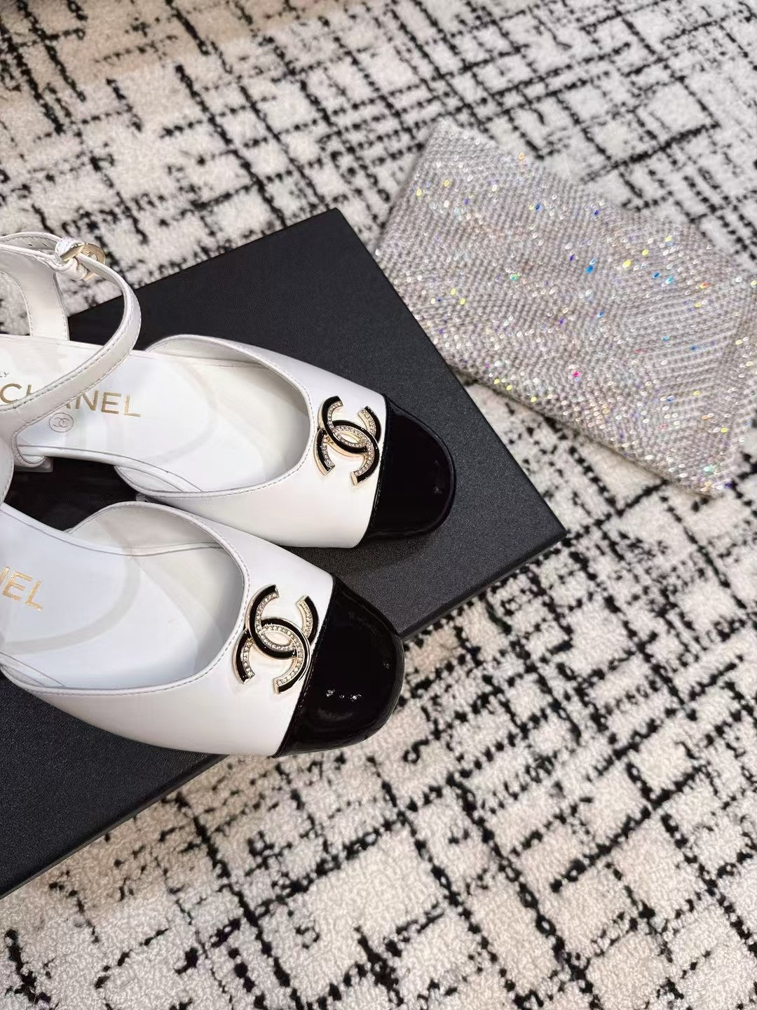 FLAT SLINGBACKS IN WHITE MIX BLACK CALFSKIN