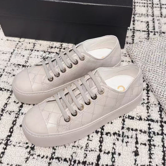 BISCUIT SNEAKERS IN PALE GRAY CALFSKIN