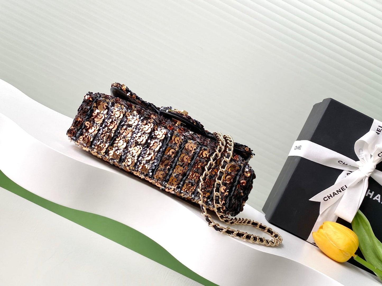 CLASSIC FLAP BAG 21 IN BROWN MIX BLACK SEQUINS