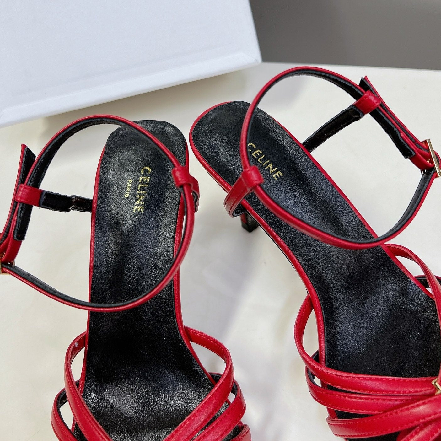 RIOMPHE SANDAL IN LAMBSKIN CHERRY RED