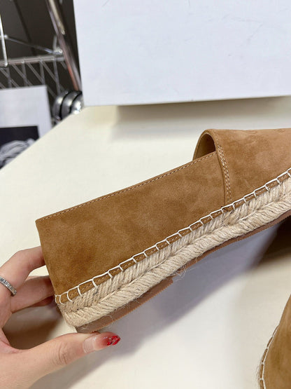 LOAFER IN PEANUT BROWN SUEDE AND WOVEN RAFFIA
