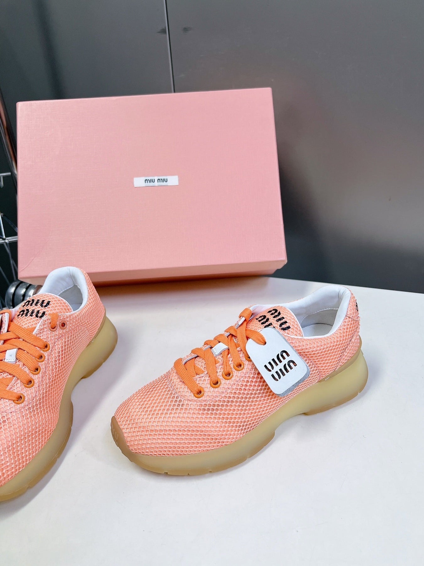 BASIC SNEAKERS IN LIGHT ORANGE MESH