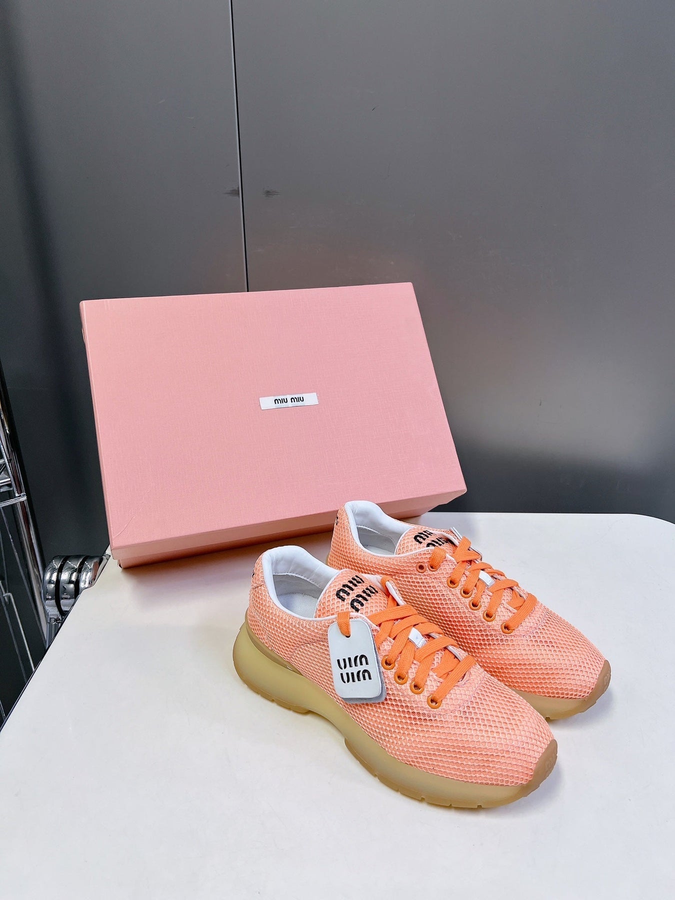 BASIC SNEAKERS IN LIGHT ORANGE MESH