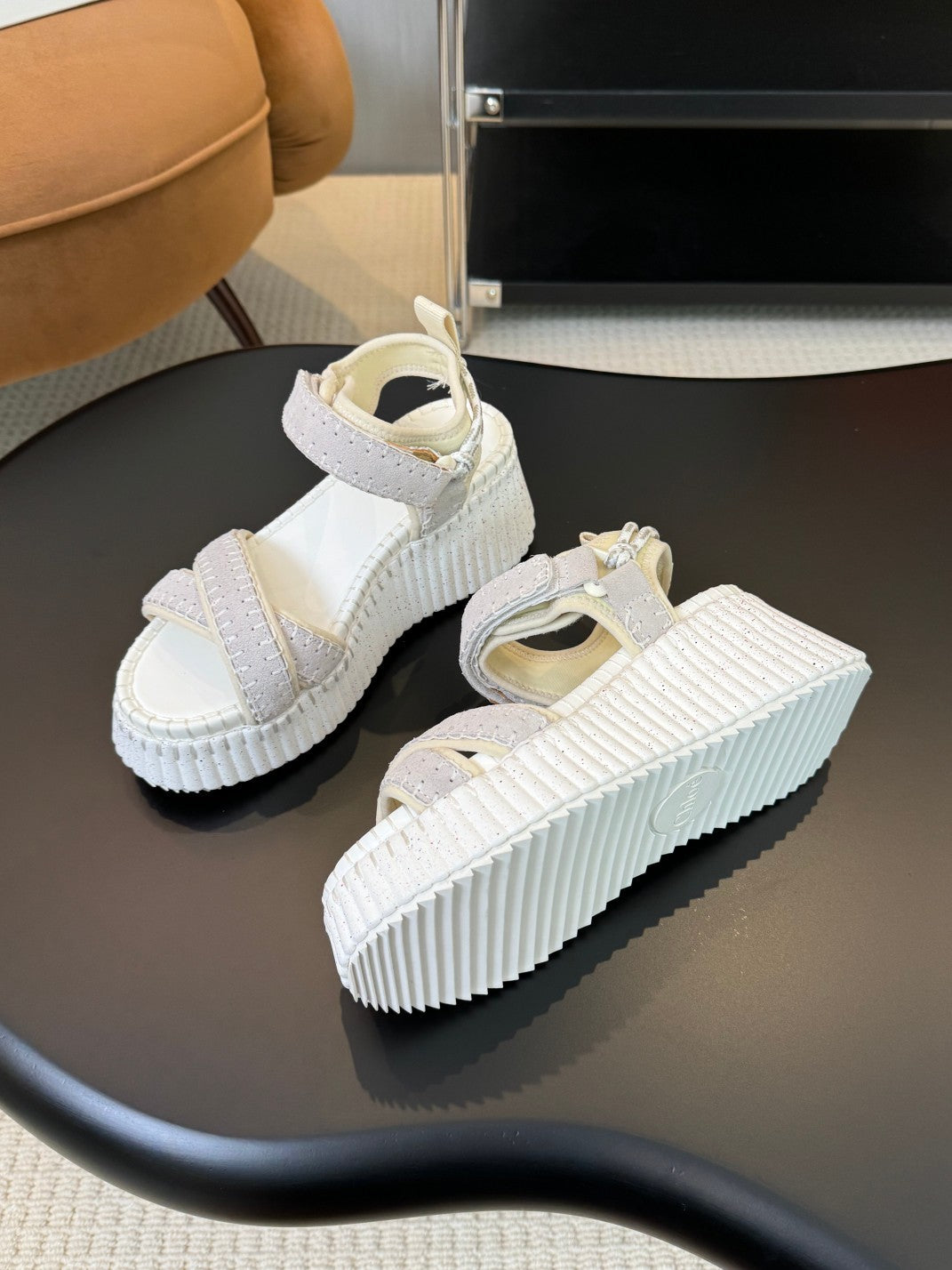 NAMA WEDGE SANDAL 8 CM IN PASTEL GREY SUEDE AND WHITE RUBBER