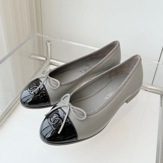 BALLET FLAT IN DOVE GRAY MIX BLACK CALFSKIN