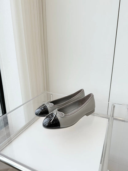 BALLET FLAT IN DOVE GRAY MIX BLACK CALFSKIN