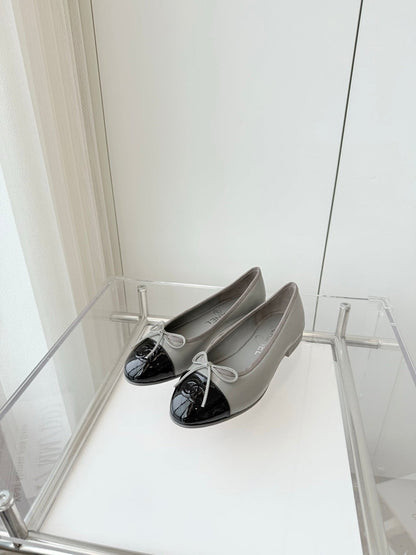 BALLET FLAT IN DOVE GRAY MIX BLACK CALFSKIN