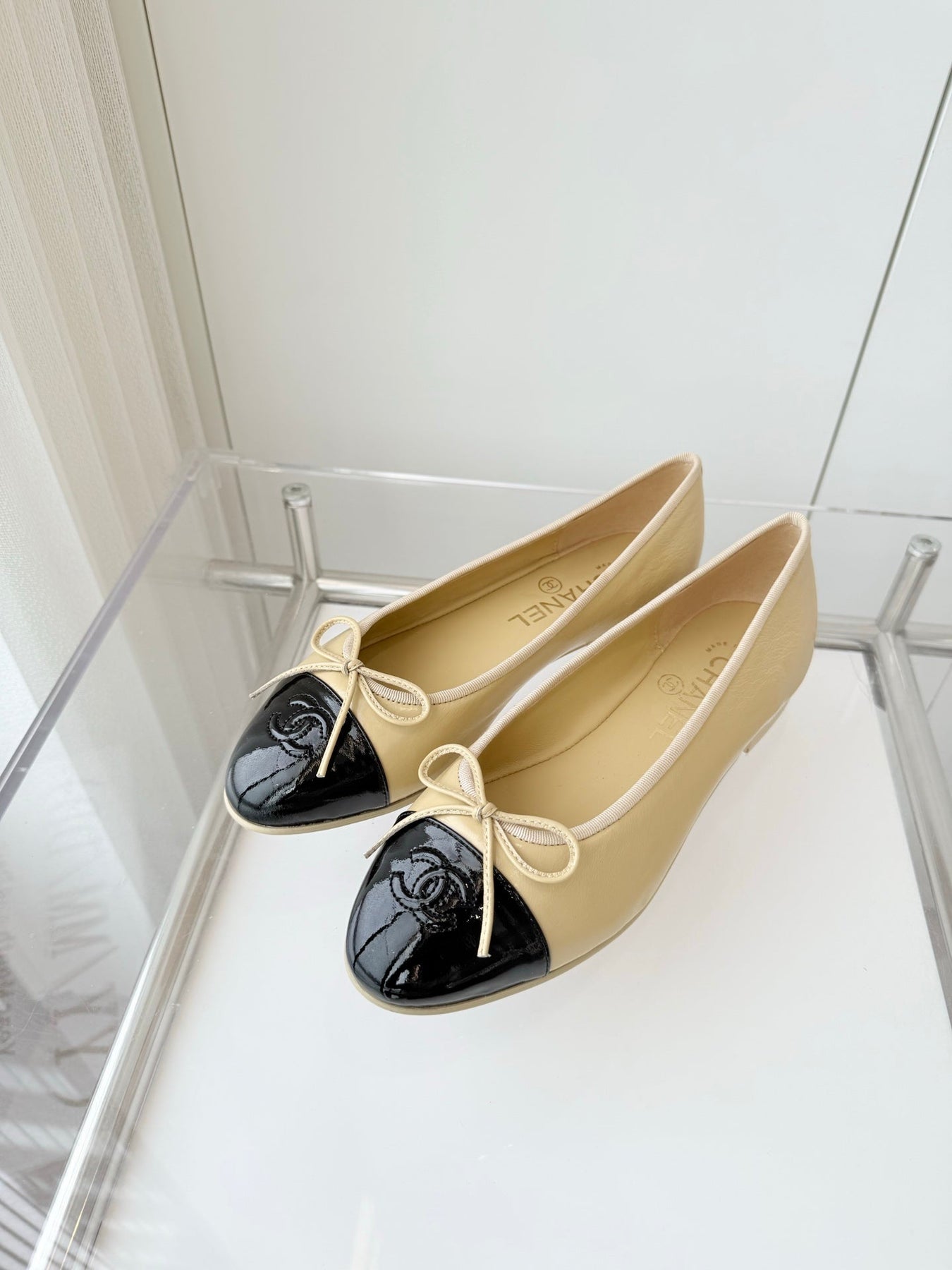 BALLET FLAT IN FLAX YELLOW MIX BLACK CALFSKIN